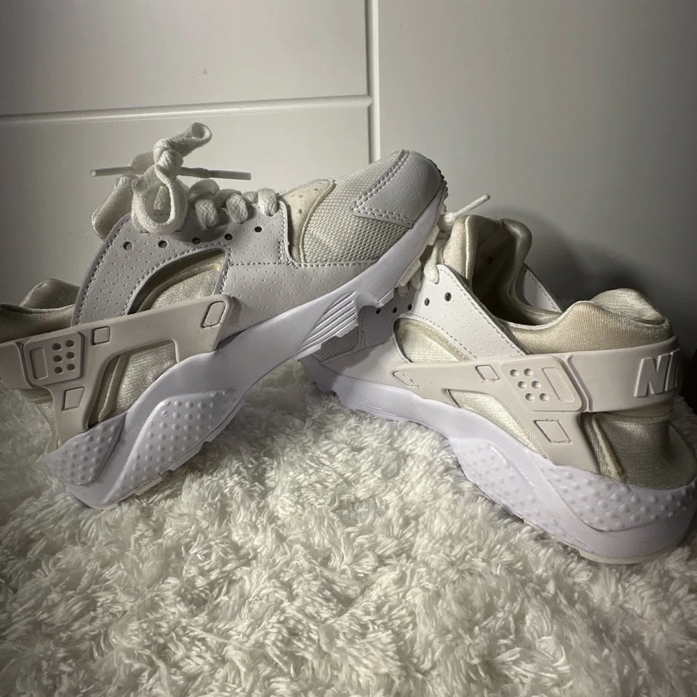 Nike Huarache Run GS Boys Whiteout White / Platinum Running Sneakers